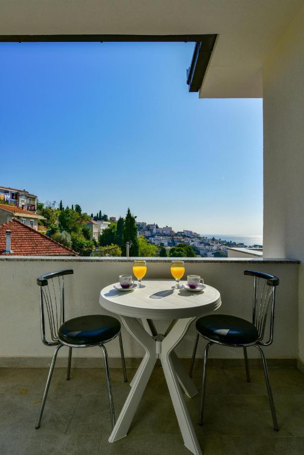 Apartments Hillside ウルツィニ エクステリア 写真