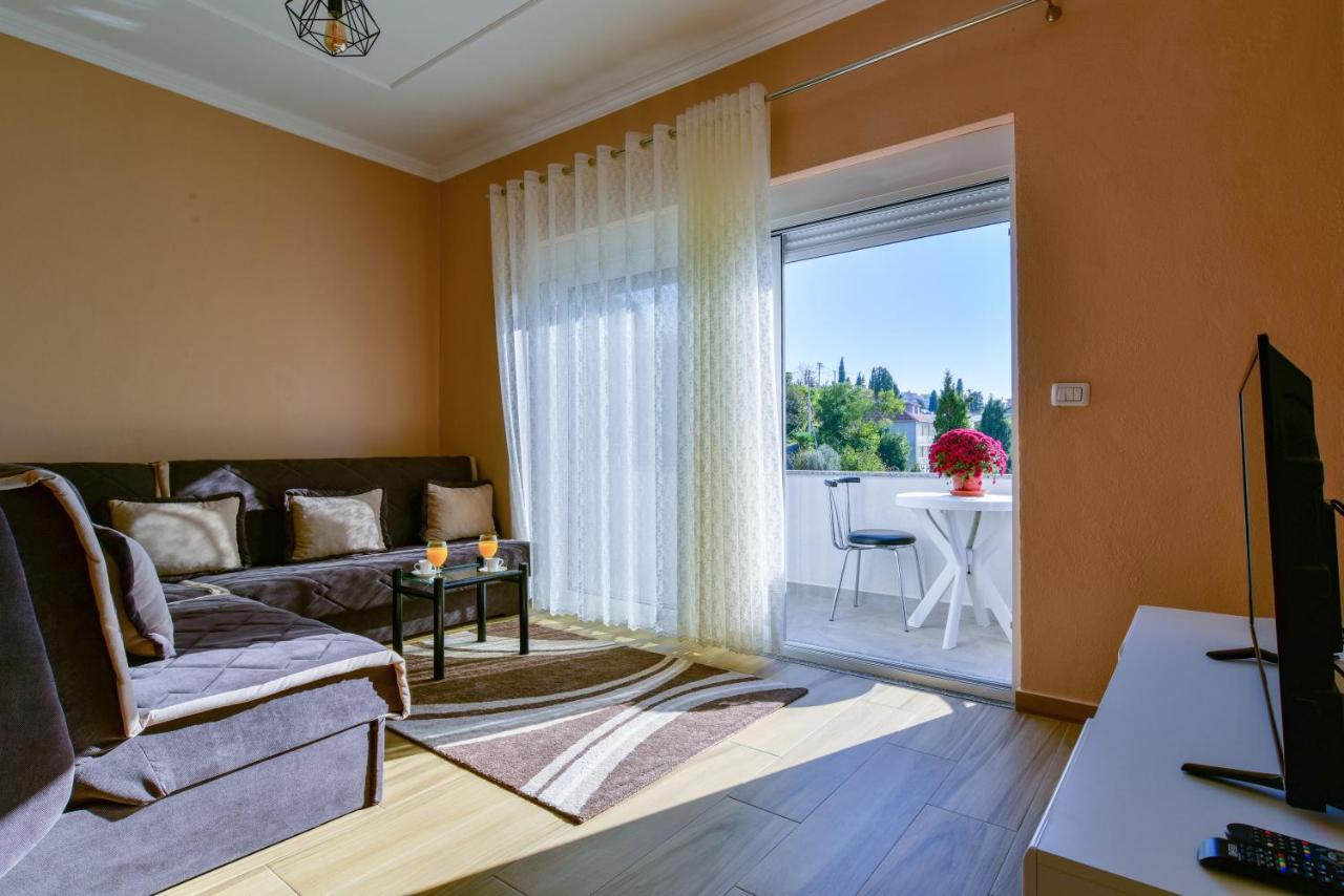 Apartments Hillside ウルツィニ エクステリア 写真